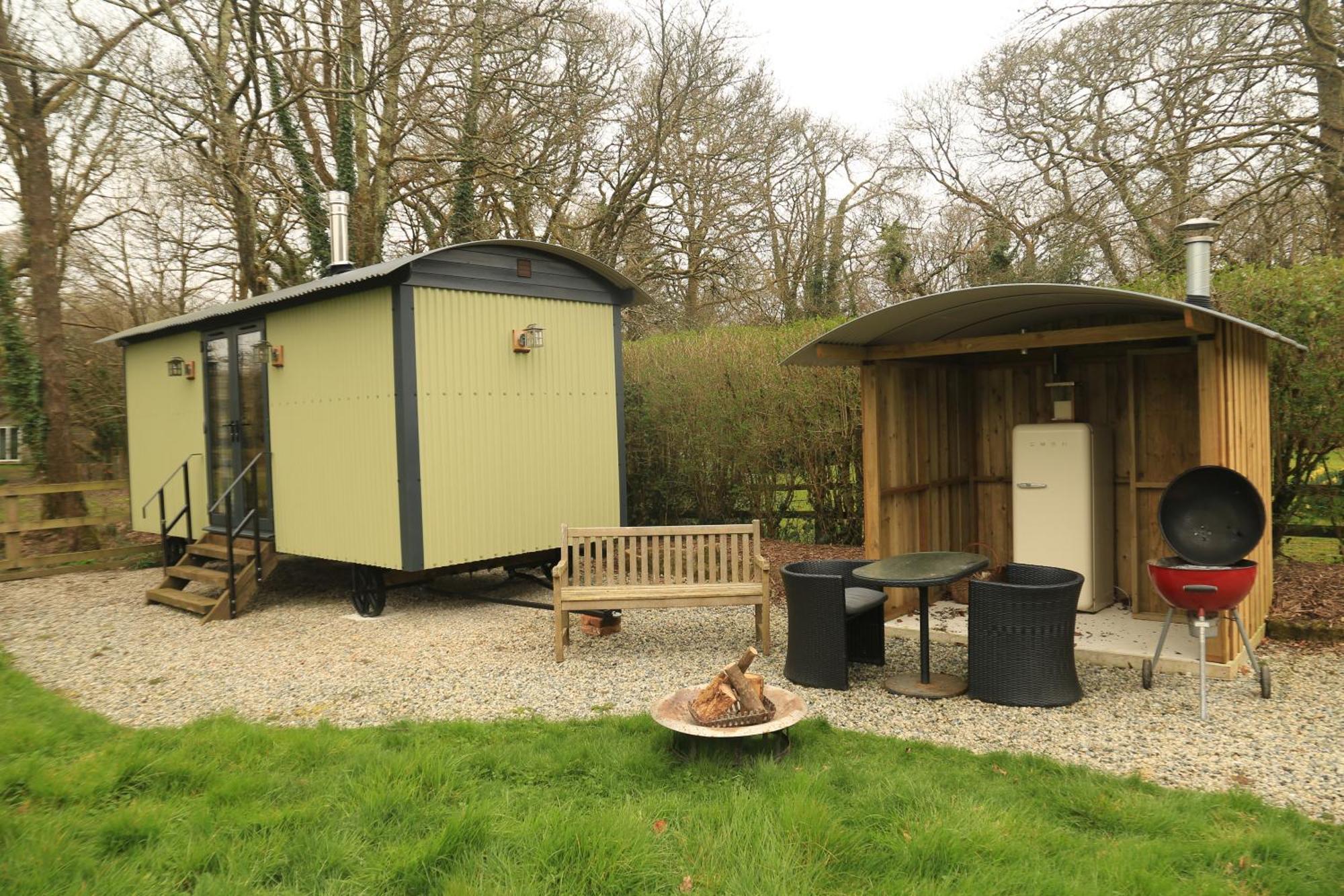Otter Shepherds Hut Bodmin Exterior photo